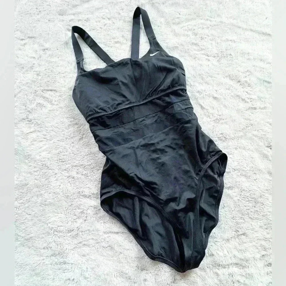 Nike One Piece Black Swimsuit size XL - Picture 1 of 4